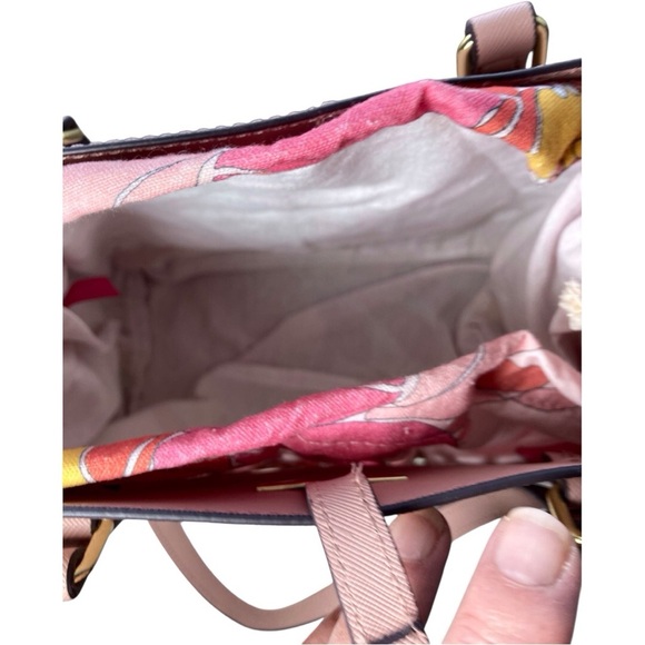Trina Turk Pink Lattice Handbag w/ Flower Liner! - Picture 7 of 9